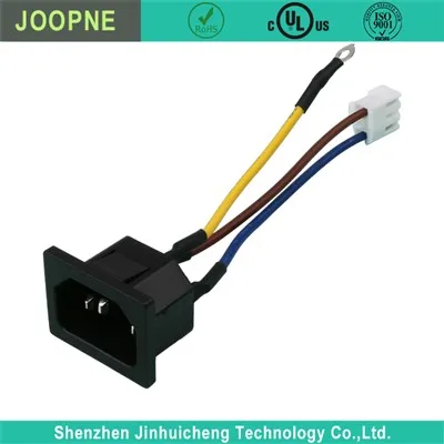 Steckdosenkabel zusammenbauen